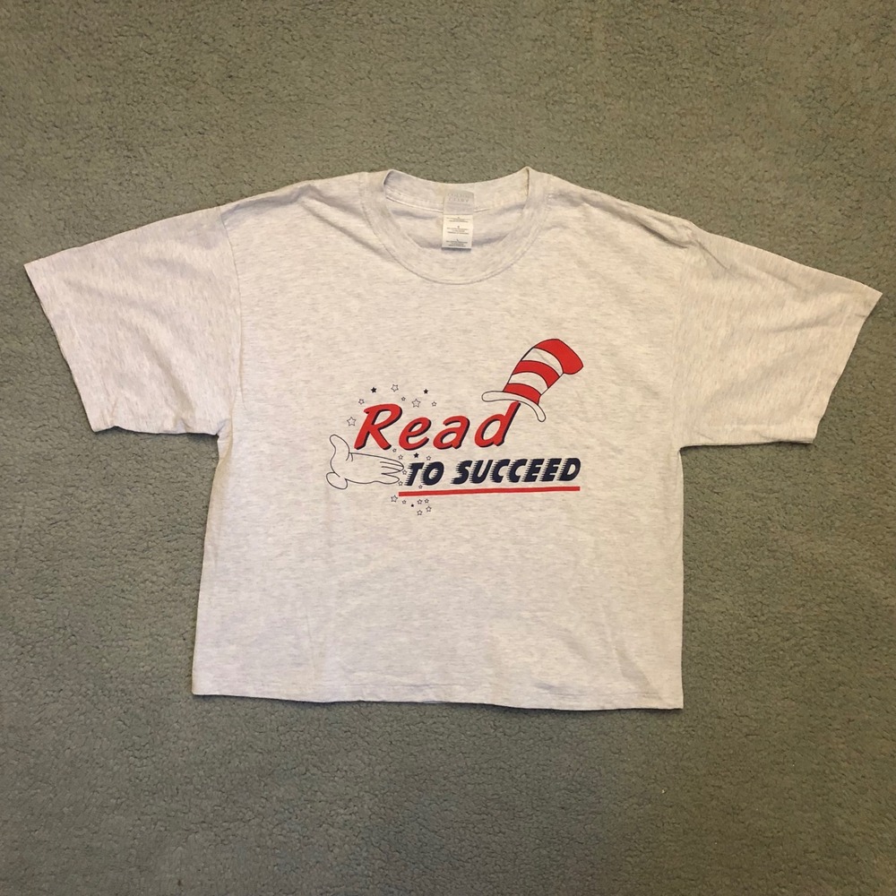 VTG Dr‎ Seuss Crop Boxy Read To Succeed Graphic Shirt Gray Large Cat In The Hat